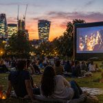 Cinema ao ar livre Londres: sessões grátis em 2026