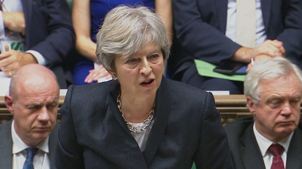 Theresa May diz que Reino Unido pode deixar Europa sem nenhum acordo
